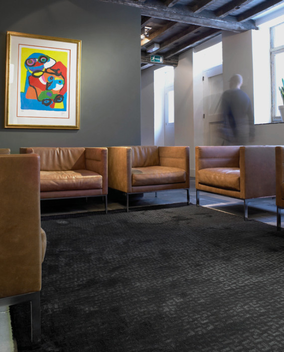 Allure-Carre-black-Int