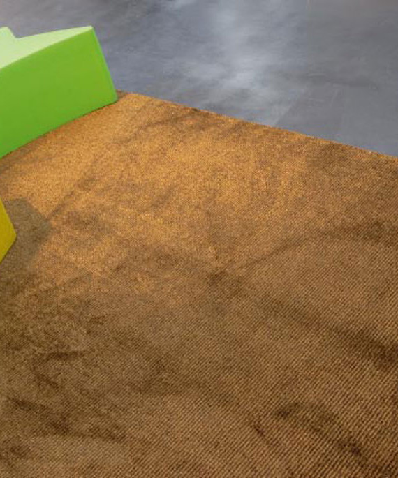 Shadow-3003-deep-gold-interior